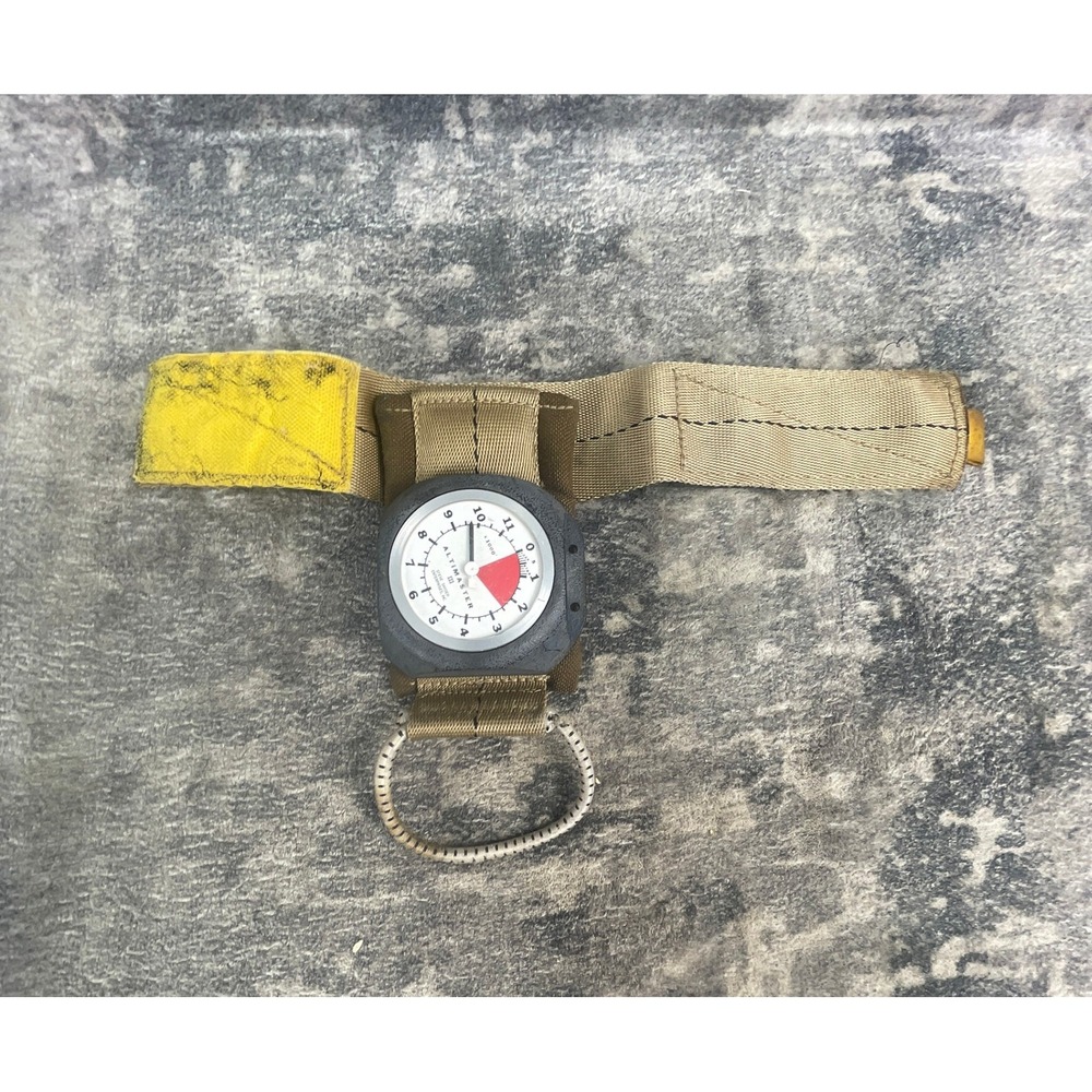 Altimaster III Tactical Freefall Analog Altimeter Hand Mount Strap Bungee